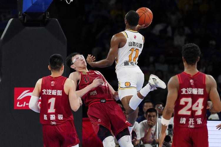 山西汾酒逆转击败北京北汽